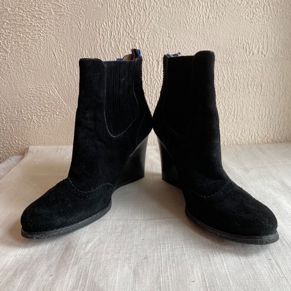 Tommy Hilfiger black suede wedge booties with brogue detailing Size 9.5 - Picture 9 of 12